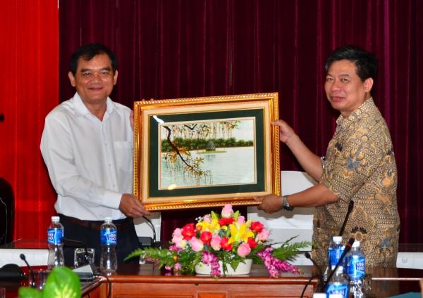 Phó Bí thư thường trực Tỉnh uỷ: Tiếp và làm việc với Ban đối ngoại Trung ương